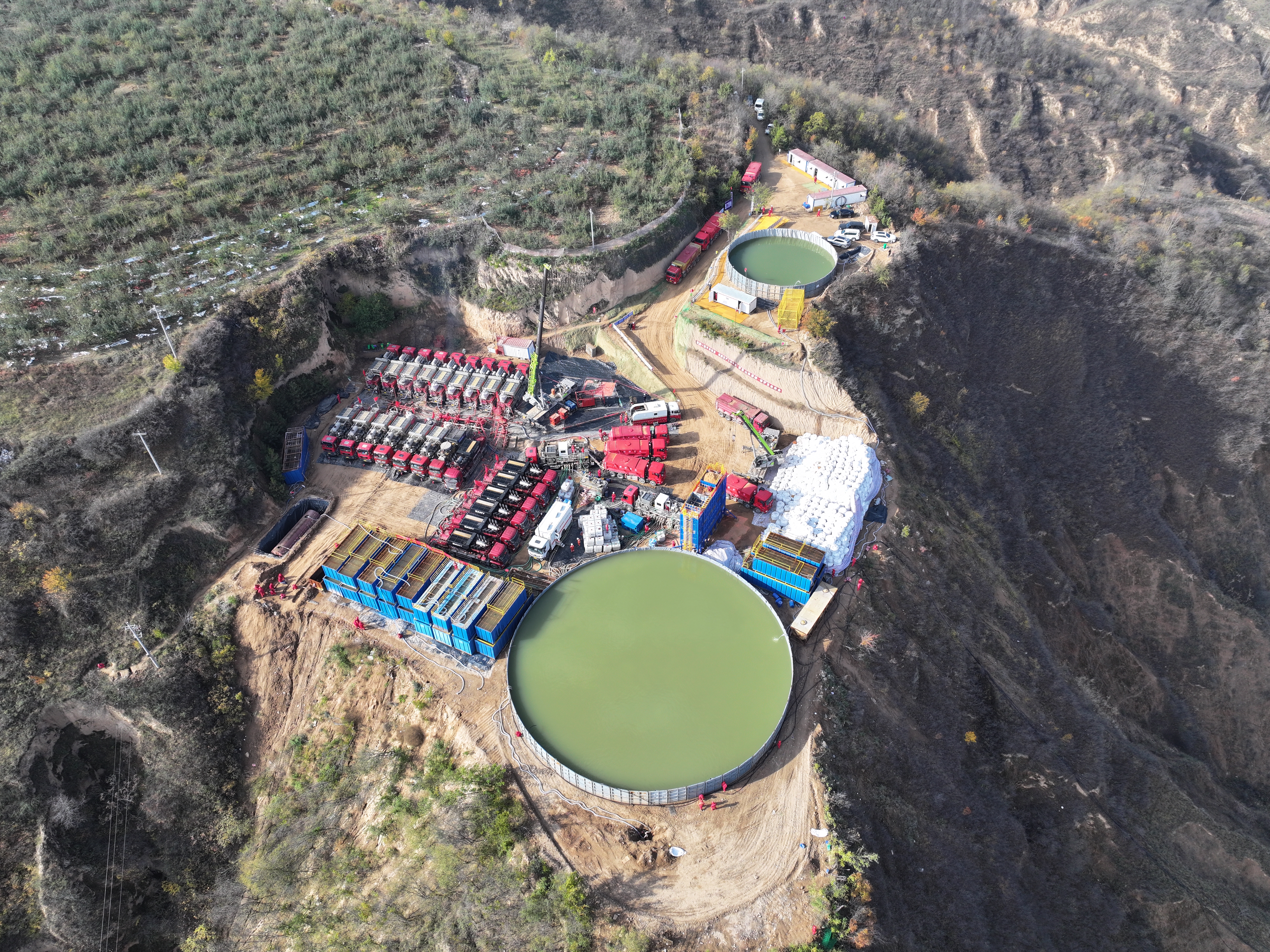 气田公司圆满完成2024年天然气生产任务 (1).jpg 气田公司圆满完成2024年天然气生产任务 (1).jpg