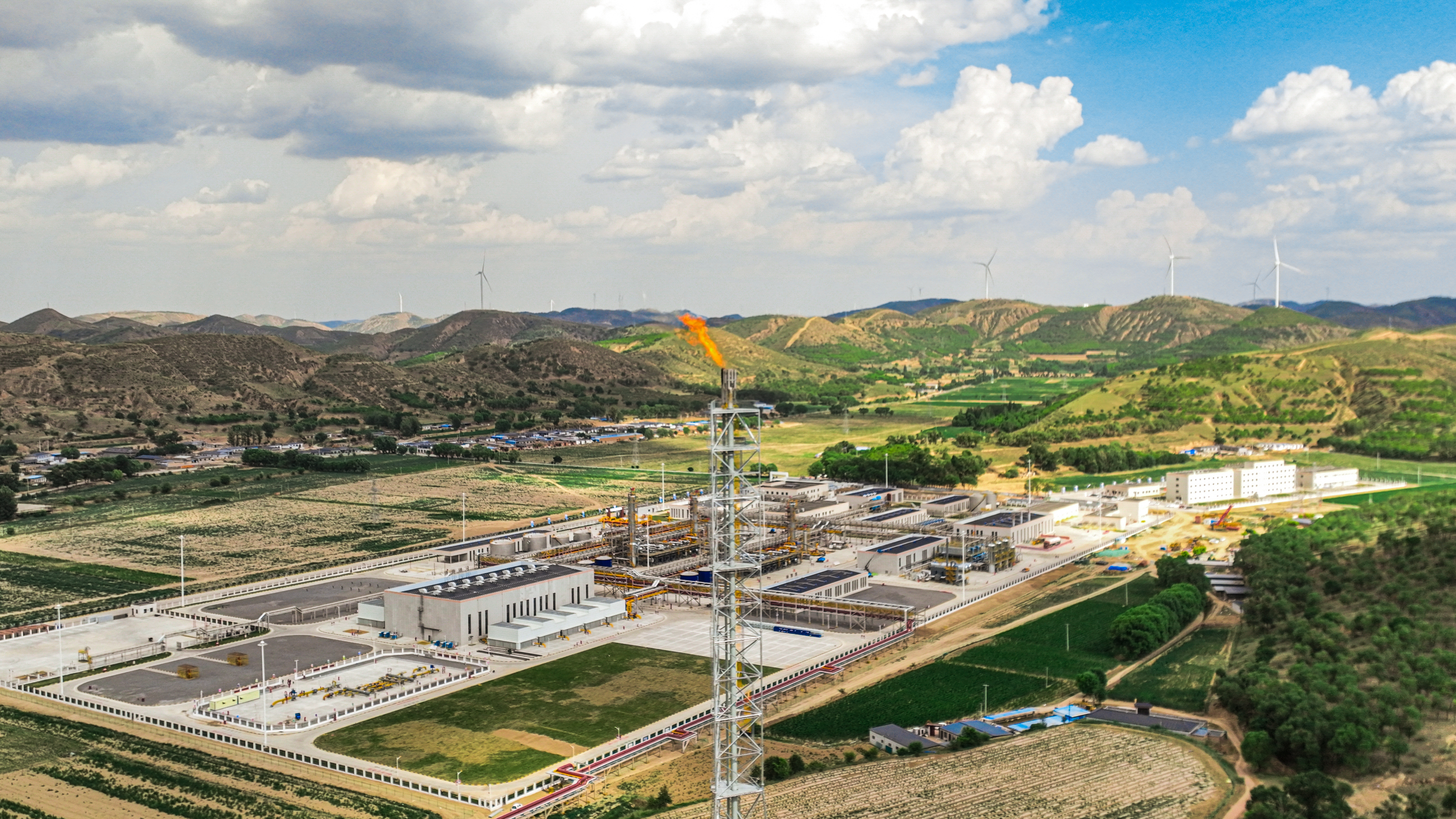 气田公司圆满完成2024年天然气生产任务 (2).jpg 气田公司圆满完成2024年天然气生产任务 (2).jpg